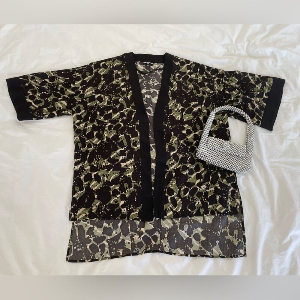 ✨KARL LAGERFELD PARIS✨ High Low Kimono - Picture 3 of 9